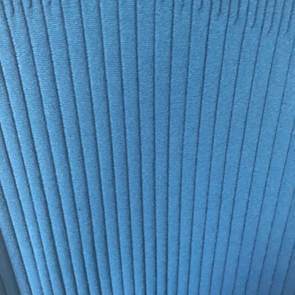 Babaton ribbed knit midi V-neck dress - Picture 8 of 12